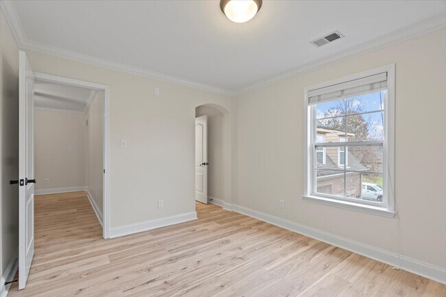Building Photo - 12123 Brooks River Dr