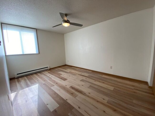 Building Photo - $1,095 | 2 Bedroom, 1 Bathroom Apartment | No Pets | Available for an August 1st, 2026 Move In!