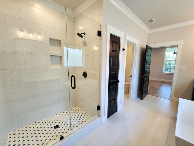 Building Photo - Stunning new executive home in Gulf Shores!