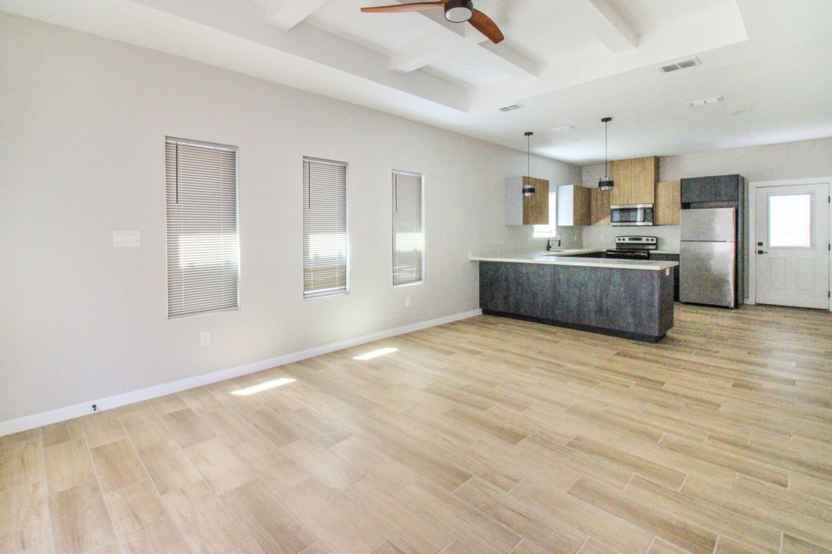 Building Photo - 11003 N 36th Ln