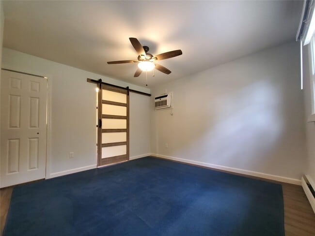Building Photo - 14 Westcliff Dr