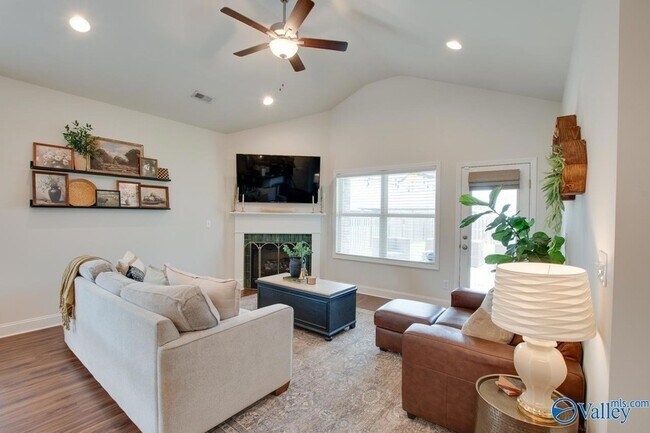 Building Photo - 12900 Tallulah Dr