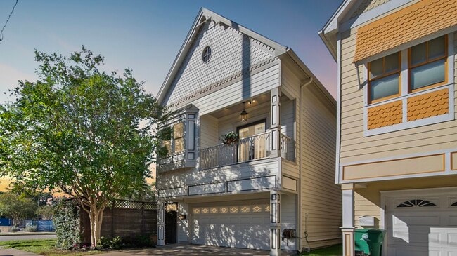 Building Photo - 117 W 13th St