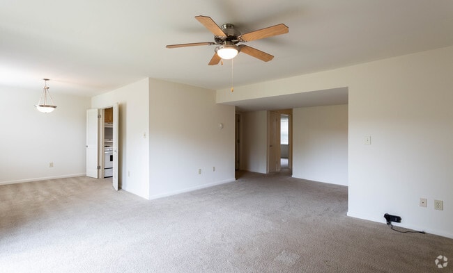 2BR, 1BA - 1032 SF - Bay Hills Apartments