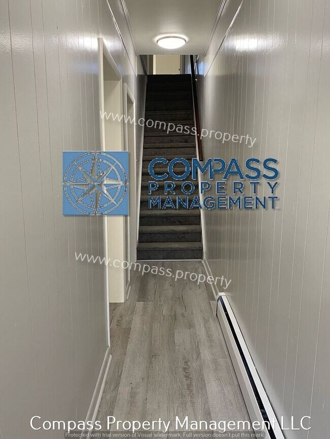 Building Photo - $ 1795 - 4 Bedroom, 1.5 Bath 3 Floor Home,...