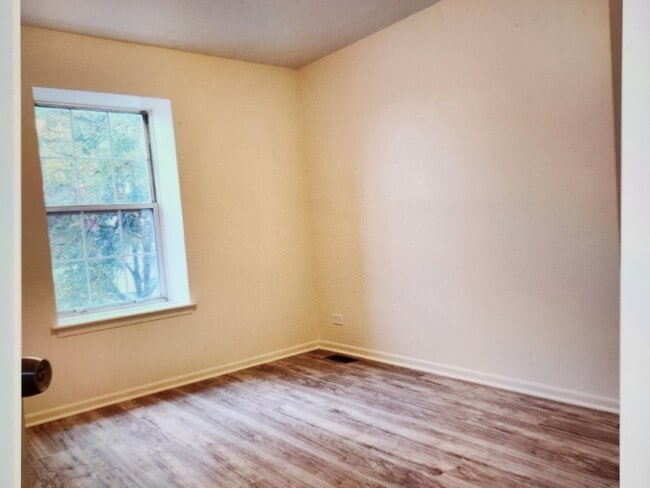 Building Photo - 217 Wilton Ln