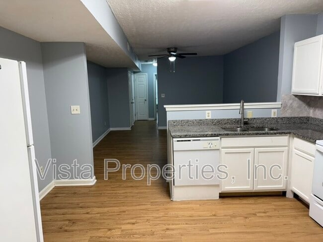 Building Photo - 1612 W Market St