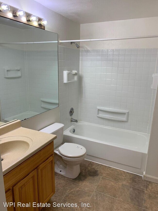 Building Photo - 2 br, 1 bath House - 4106 Factoria Blvd SE...
