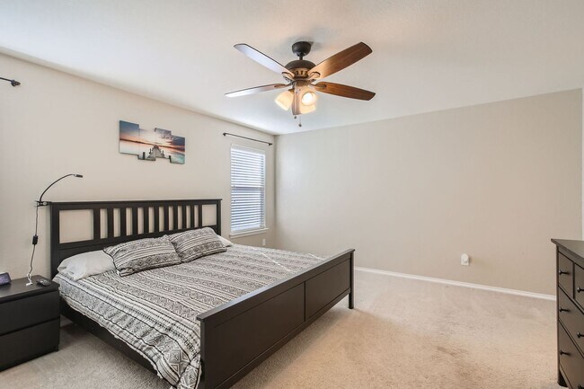 Building Photo - HALF OFF First Month Rent: 3 Bed/2.5 Bathroom~ Multiple Living Spaces~ Located near Lackland AFB!