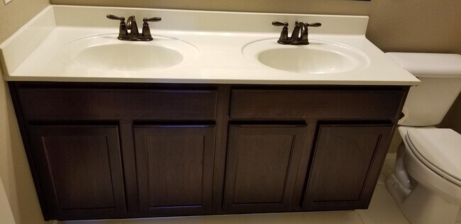 Building Photo - 2248 E Ottawa Ln