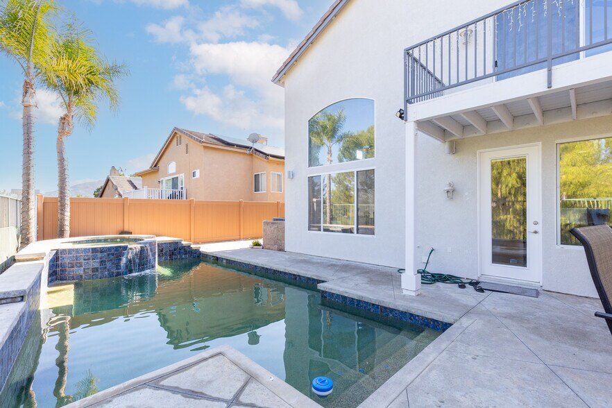 Building Photo - 8755 E Garden View Dr