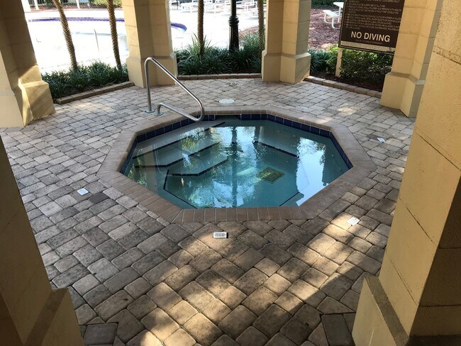 Building Photo - Beautiful 2 Bedroom Condo in Gated Crescent Place – Available Now!