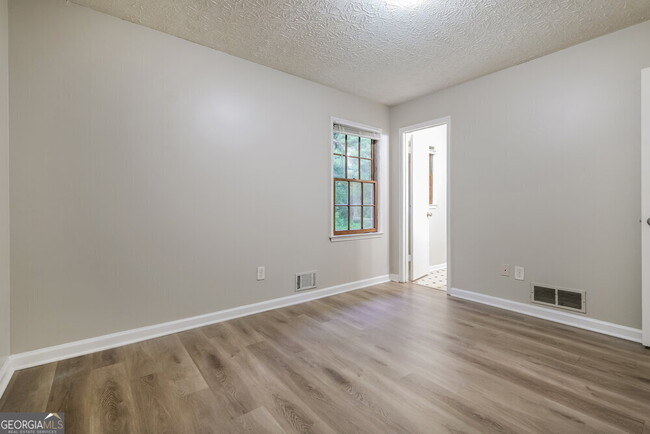 Building Photo - 180 Belmont Farms Dr