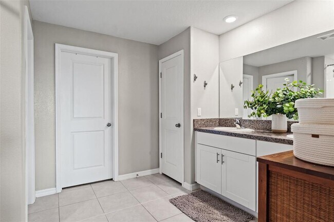 Building Photo - 31713 Sun Kettle Lp