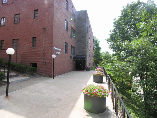 Building Photo - Highmont