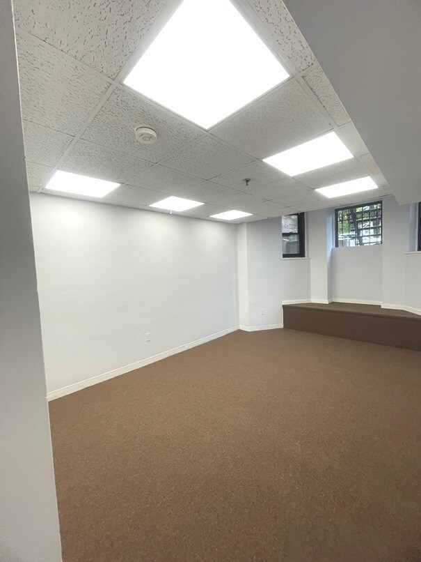 Building Photo - 621 Commonwealth Ave