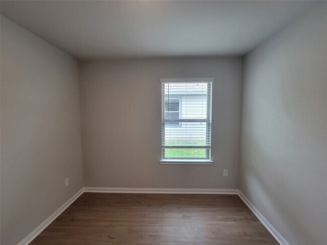 Building Photo - 11732 Whirlaway Dr