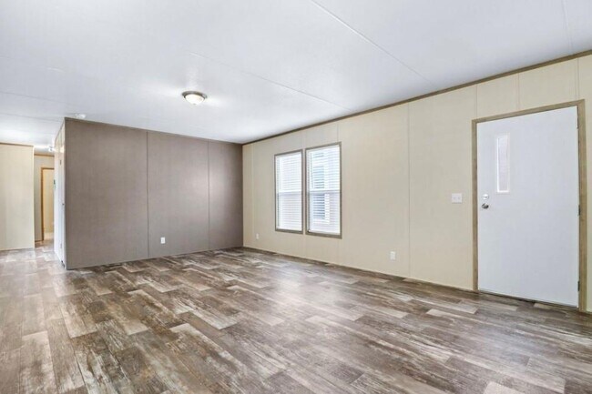 Building Photo - 220 Jay Ln