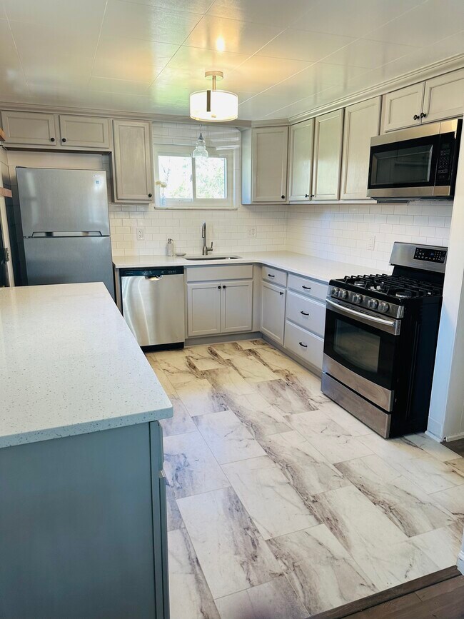 Building Photo - 1420 Collins Ave