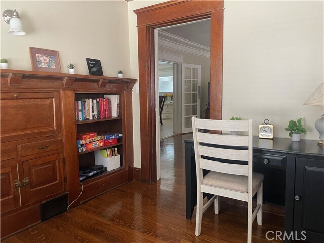 Building Photo - 596 E Arrow Hwy