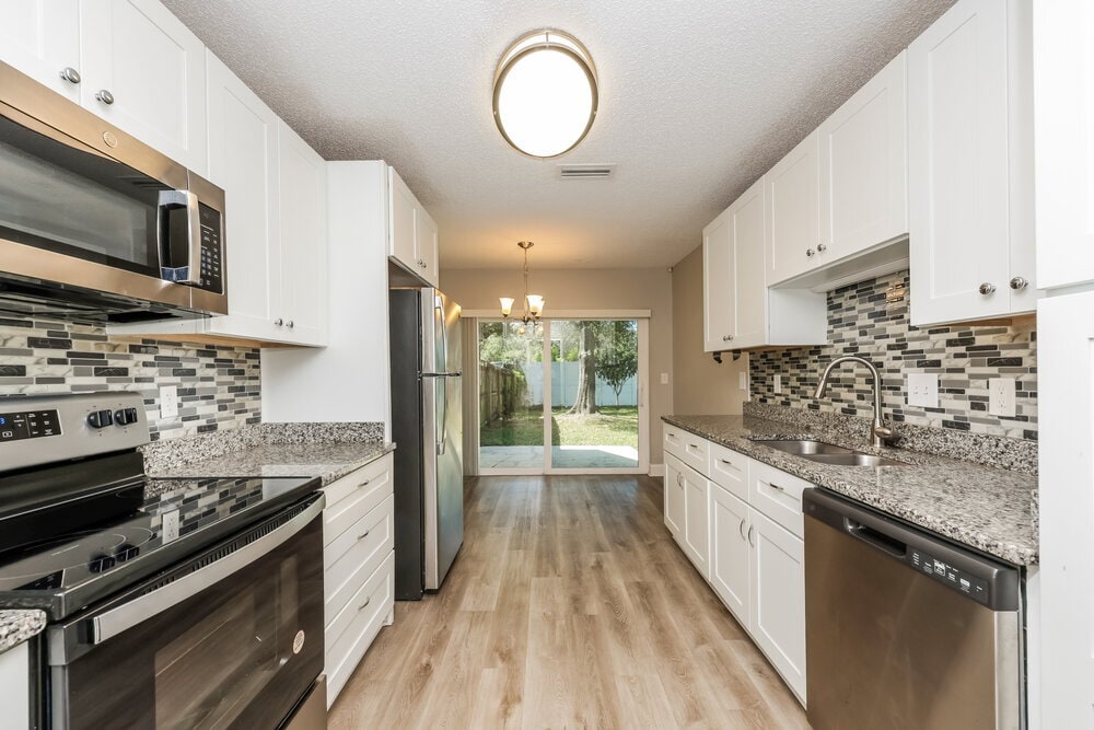 Building Photo - 3308 Laurel Dale Dr