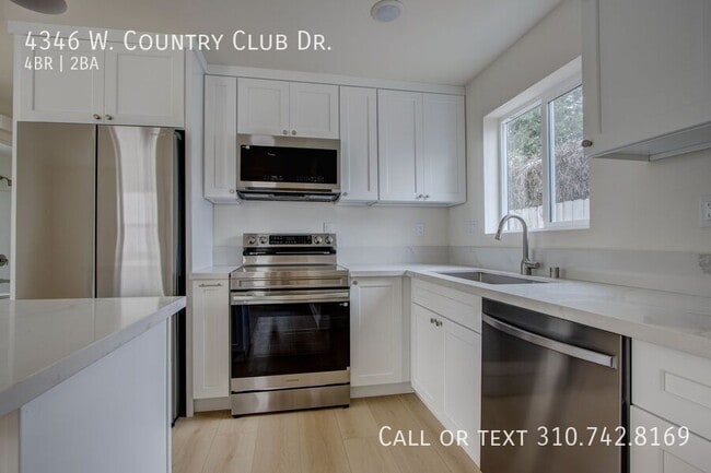 Building Photo - 4346 Country Club Dr