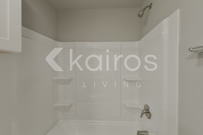 Building Photo - 13757 Pinyon Dr