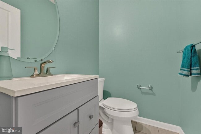 Building Photo - 7650 Lyndon Ct