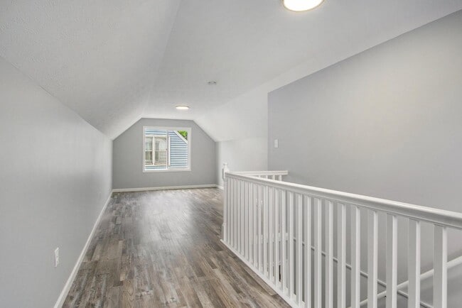 Building Photo - 2105 Elwood Ave