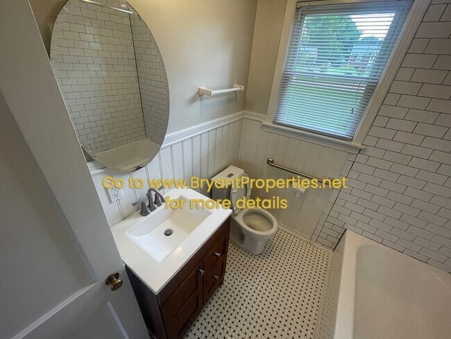 Building Photo - Nashville - Woodbine Area - 3 Bedrooms- I ...