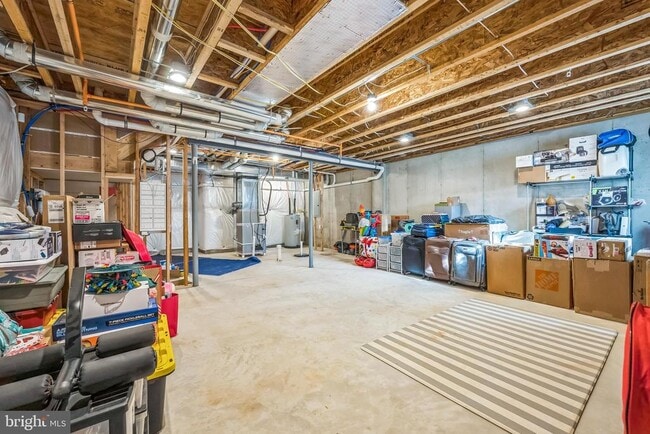 Building Photo - 900 Dogwood Ct