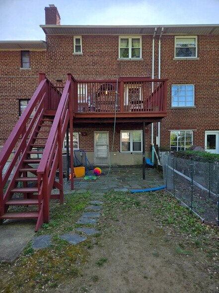 Building Photo - 552 Manor Ridge Rd