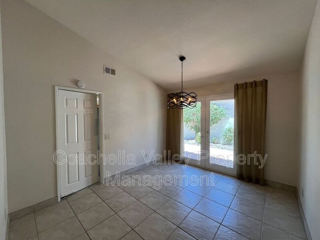 Building Photo - 43851 Vía Granada