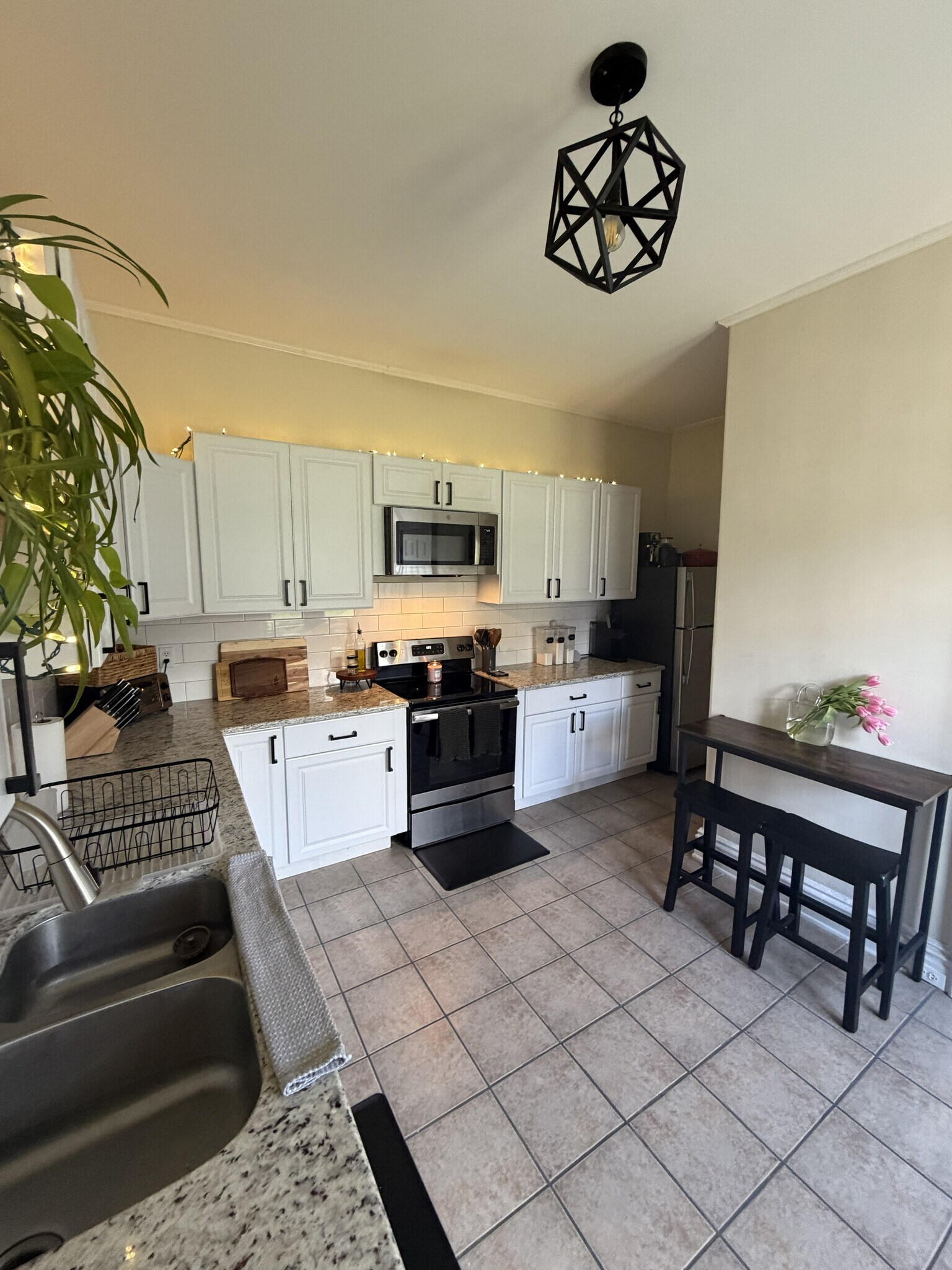 Kitchen - 9 Glen Arden Ln