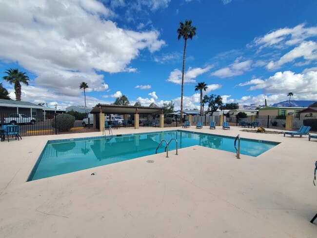 Building Photo - 4100 N Romero Rd