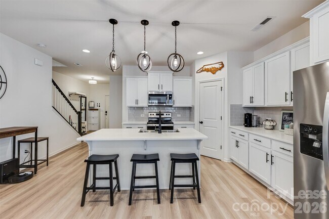 Building Photo - 12017 Basking Dr