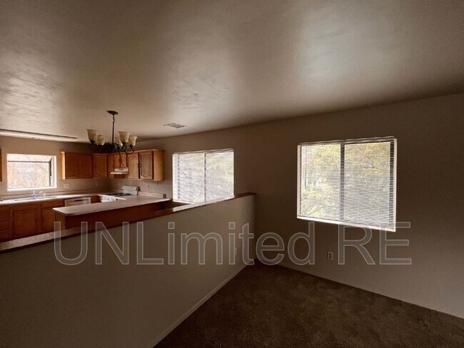 Building Photo - 1518 Shoup St