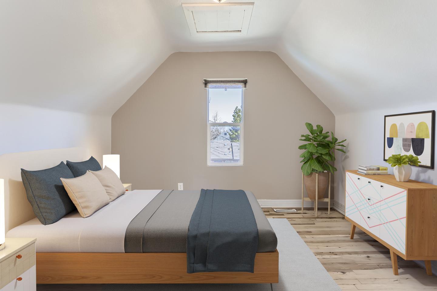 Building Photo - Striking Whittier Victorian home with full...