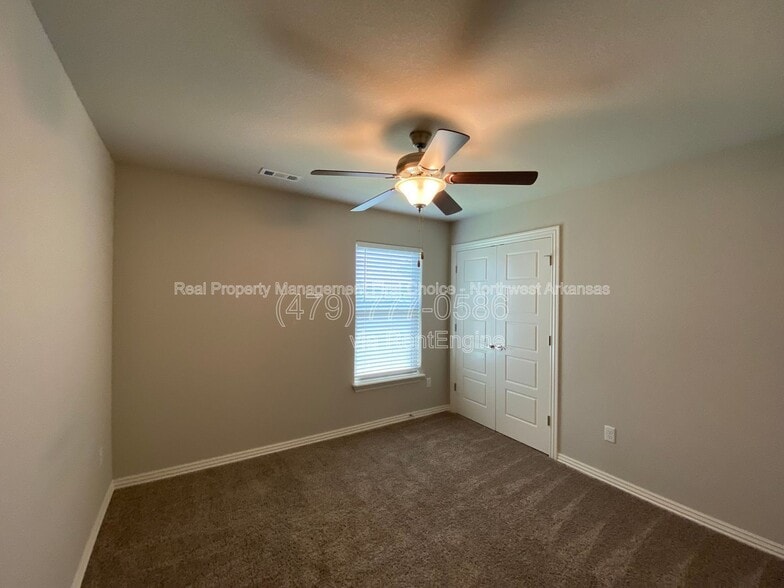 Building Photo - 109 S Geranium Ln