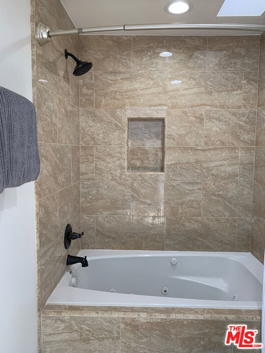 Building Photo - 4804 La Villa Marina