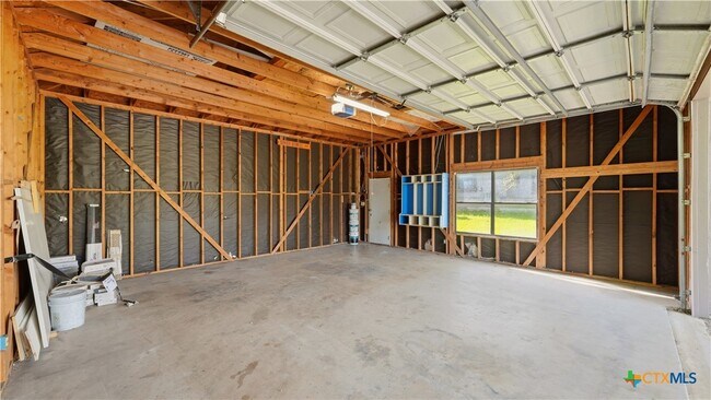 Building Photo - 7338 Raintree Forest