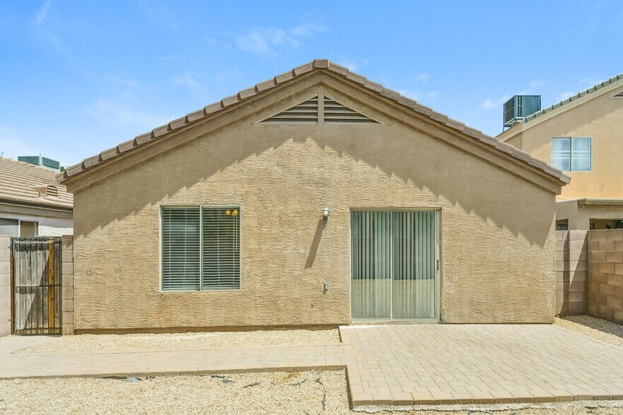 Building Photo - 10849 E Carol Ave
