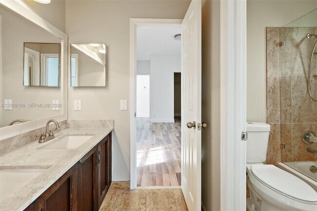 Building Photo - 646 Heritage Dr