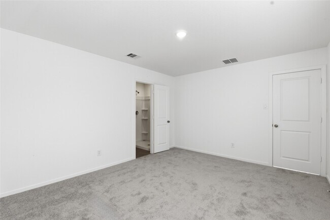 Building Photo - 2631 Lantana Spring Rd