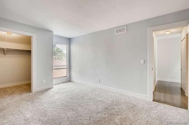 Building Photo - Beautifully Remodeled 3 bedroom Townhome in the Pinery.