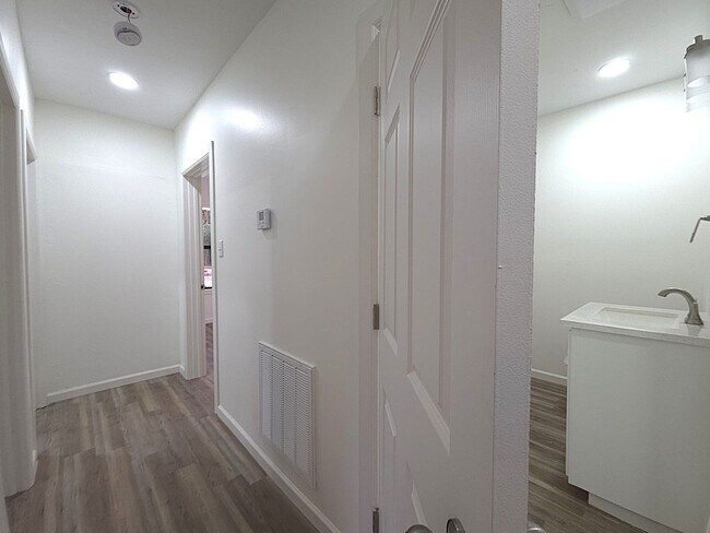Building Photo - Fully Remodeled Home in the Heart of Tyler...