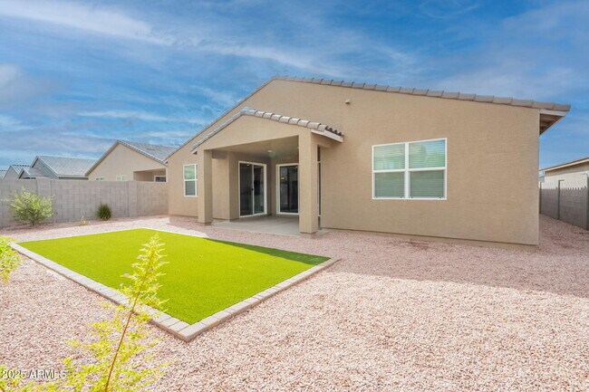 Building Photo - 3104 Bee Trl