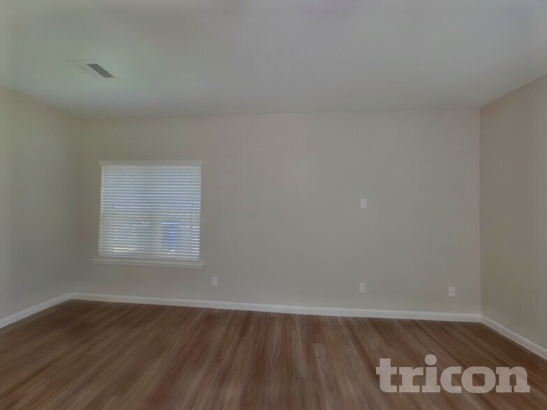 Building Photo - 437 Eastfair Dr