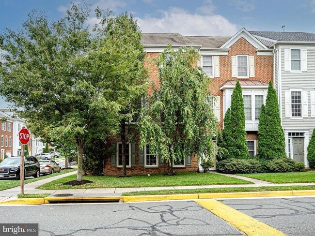 Building Photo - 2501 Bronze Stone Pl