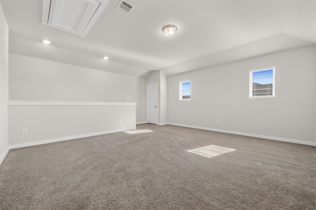 Building Photo - 38746 Yellowstone Dr